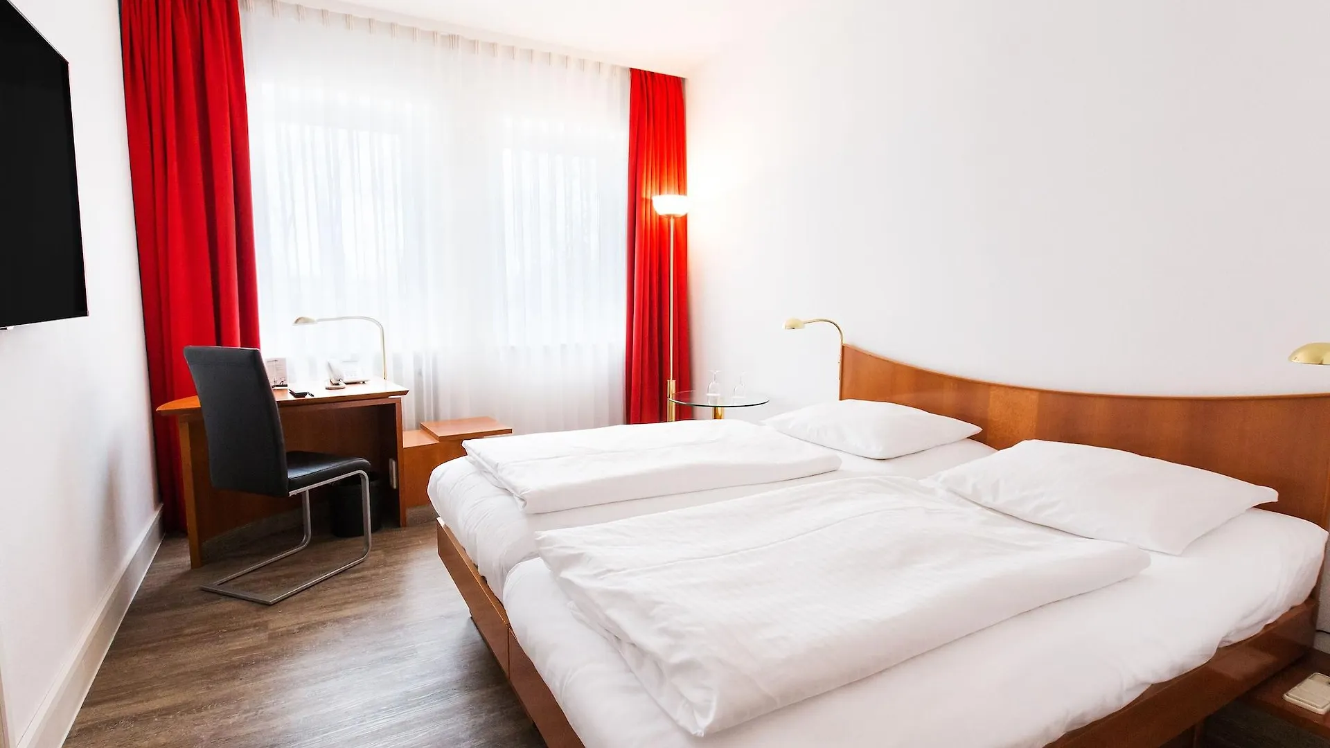 DORMERO Hotel Dresden Airport 4*,  Alemania