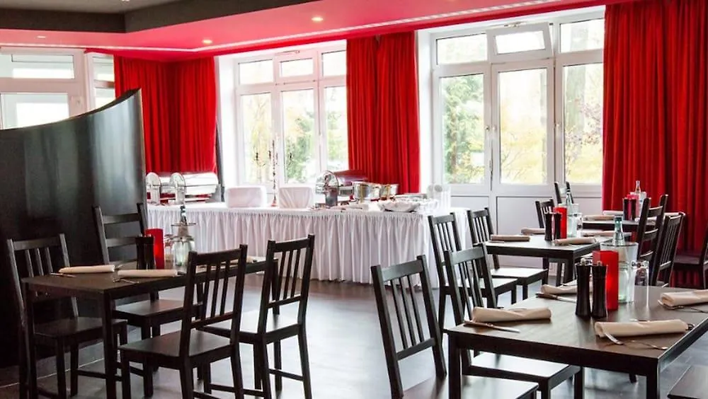 ****  DORMERO Hotel Dresden Airport Alemania