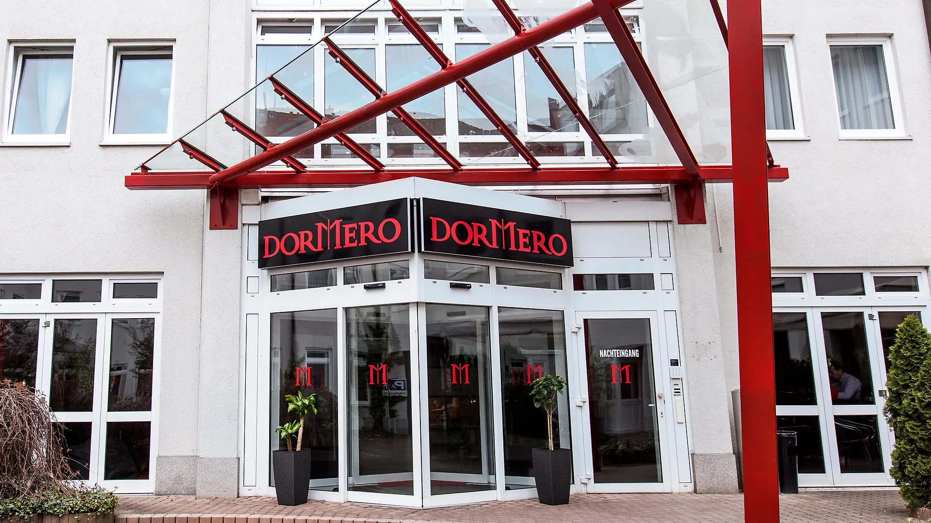 ****  DORMERO Hotel Dresden Airport Alemania